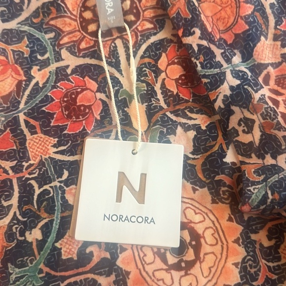 Noracora top NWT - Picture 3 of 5